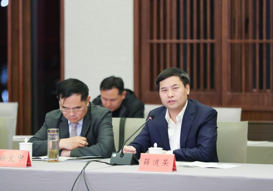 北京異地高考新規(guī)定下的獨特小巷探秘，遇見一家特色小店