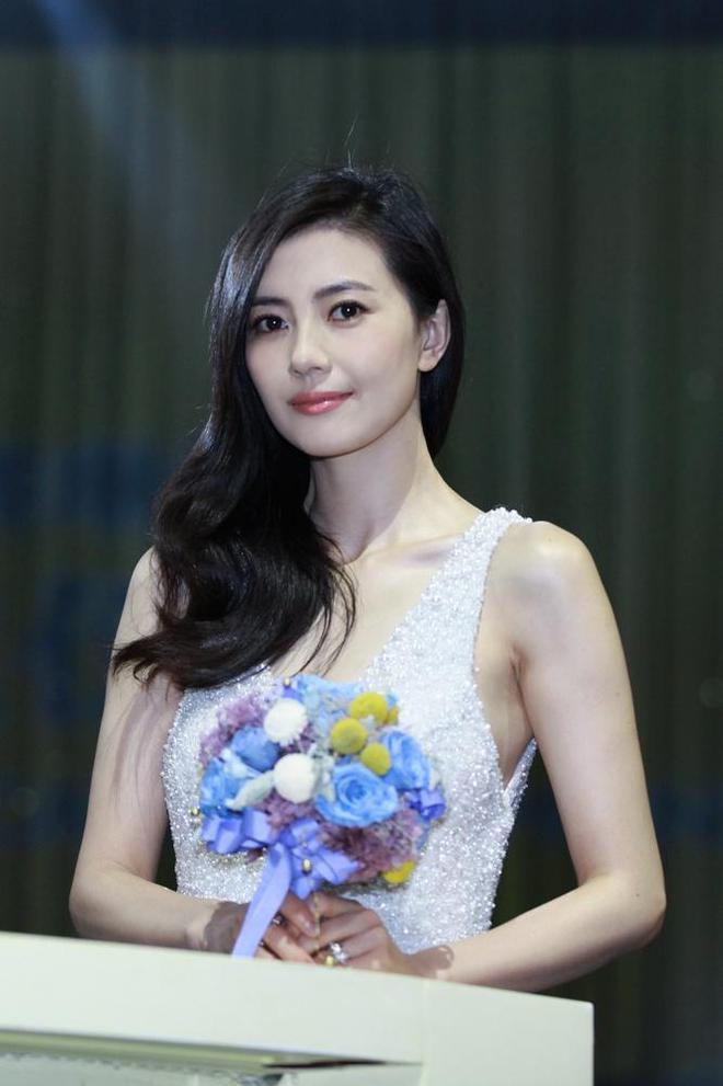 中國(guó)中年女演員發(fā)展演藝事業(yè)指南，步驟詳解