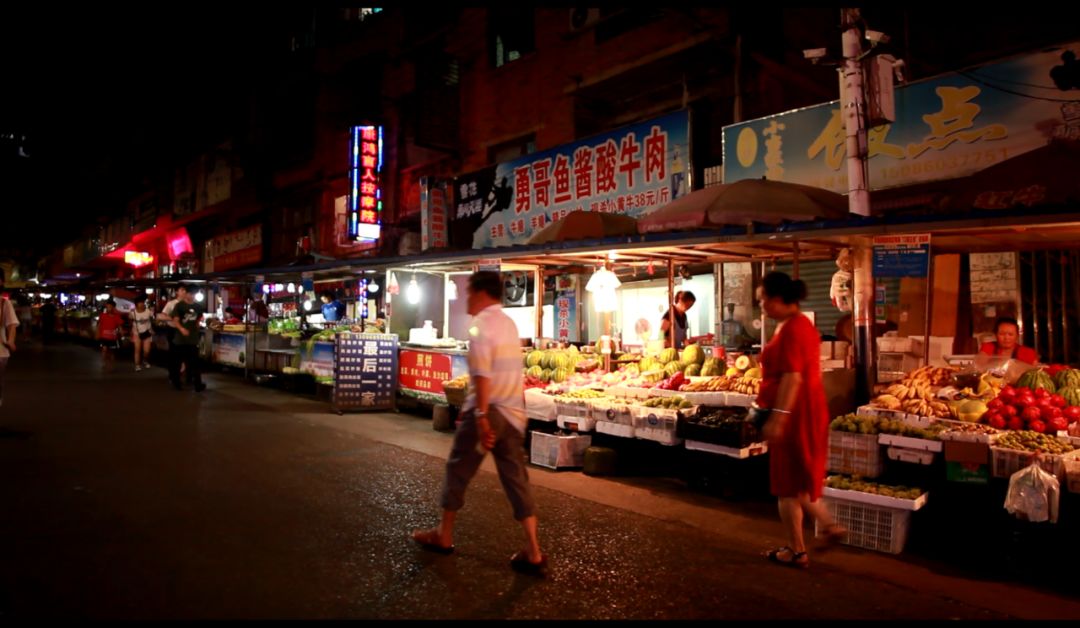 凱里小吃一條街，自然美景與味蕾盛宴的完美結(jié)合之旅
